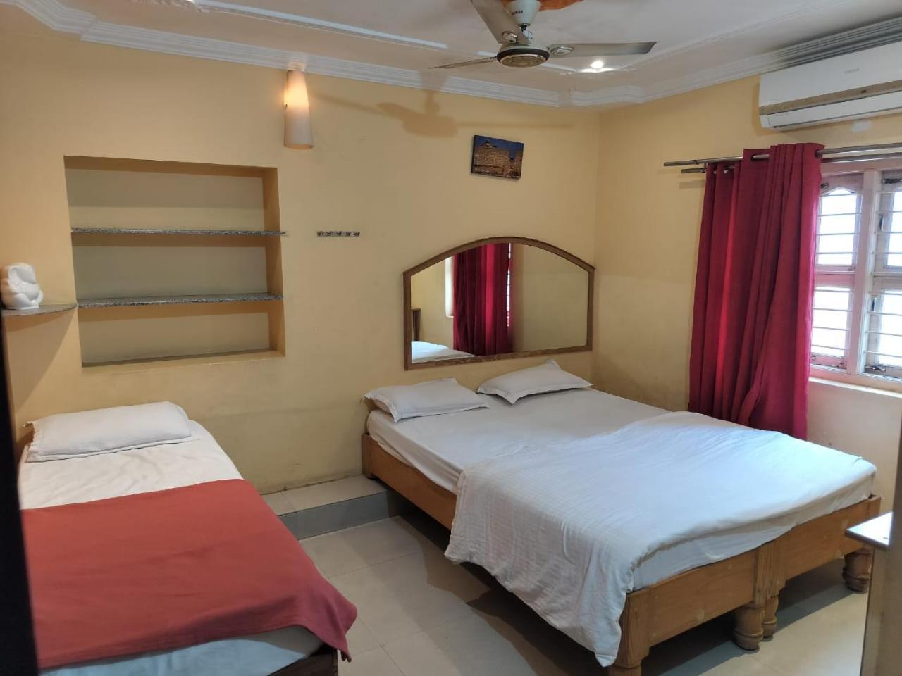 Gopi Guest House Hampi Exteriör bild