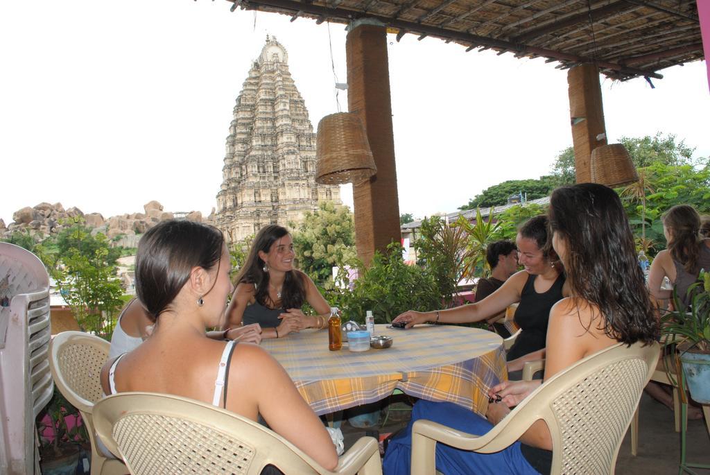 Gopi Guest House Hampi Exteriör bild