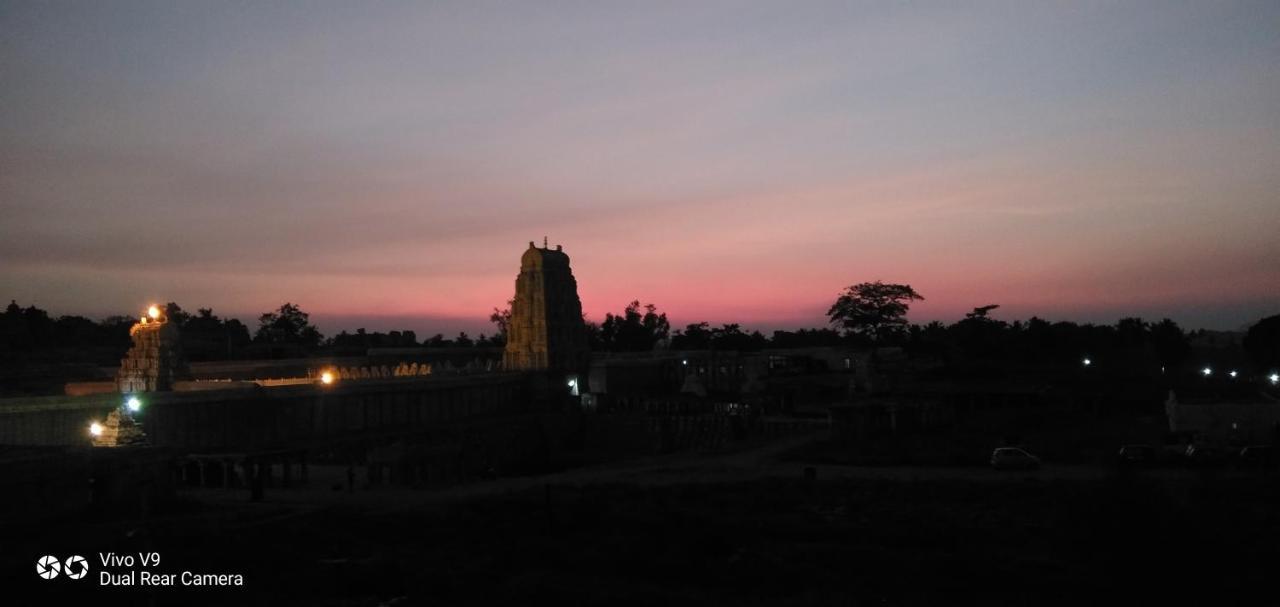 Gopi Guest House Hampi Exteriör bild